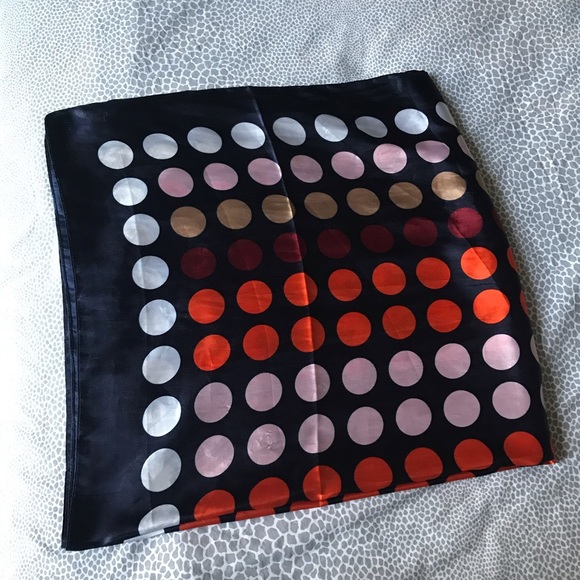 Scarf 90cm x 90cm - Picture 3 of 3